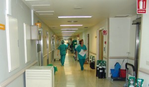 Imagen de un pasillo hospitalario. Foto: Sofía Hebrail