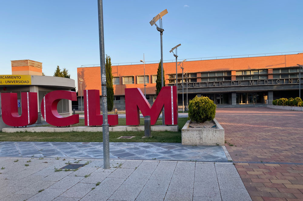 La UCLM convoca los Premios Alumni