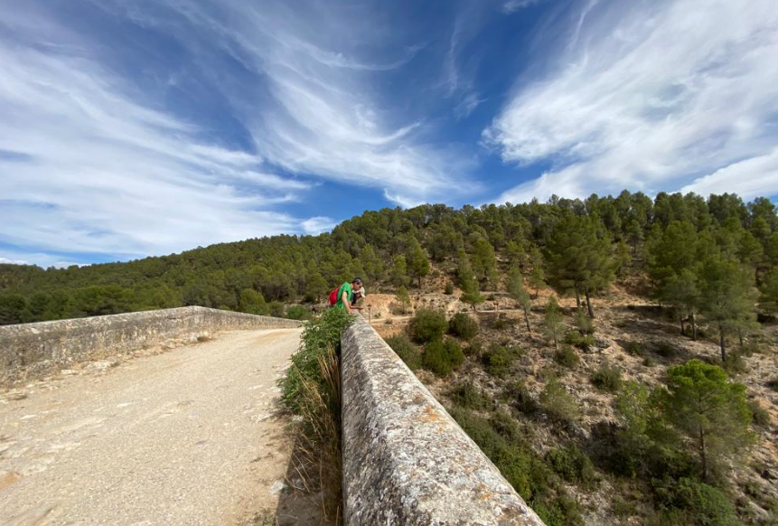 Regresamos al Puente de Vadocañas, un viaducto de origen romano que une las regiones de Cuenca y Valencia.