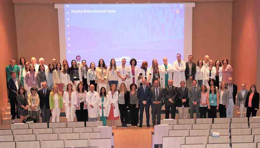 El salón de actos del Hospital Universitario de Toledo ha acogido hoy el acto de inauguración del tercer curso del Grado de Medicina.